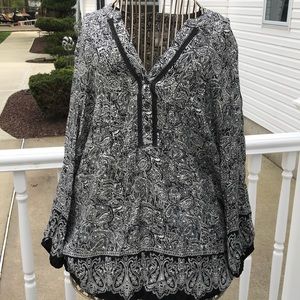 Dress Barn Black and white patterned blouse